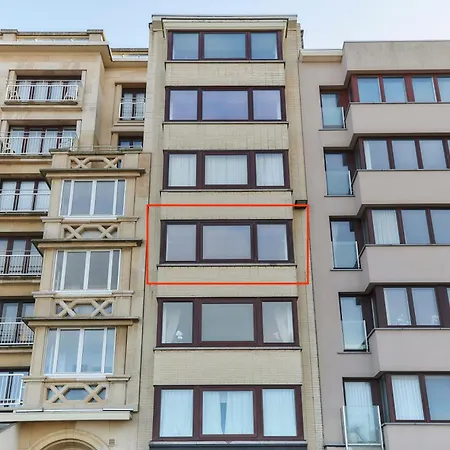 Lecomte - The Shoreline 74 Apartment