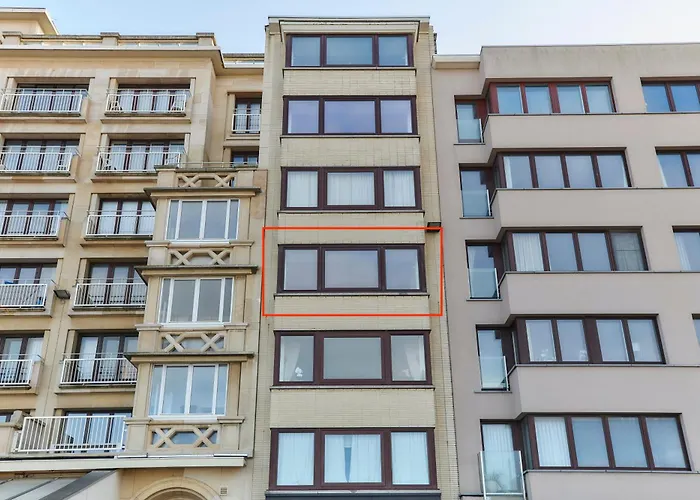 Lecomte - The Shoreline 74 Apartment