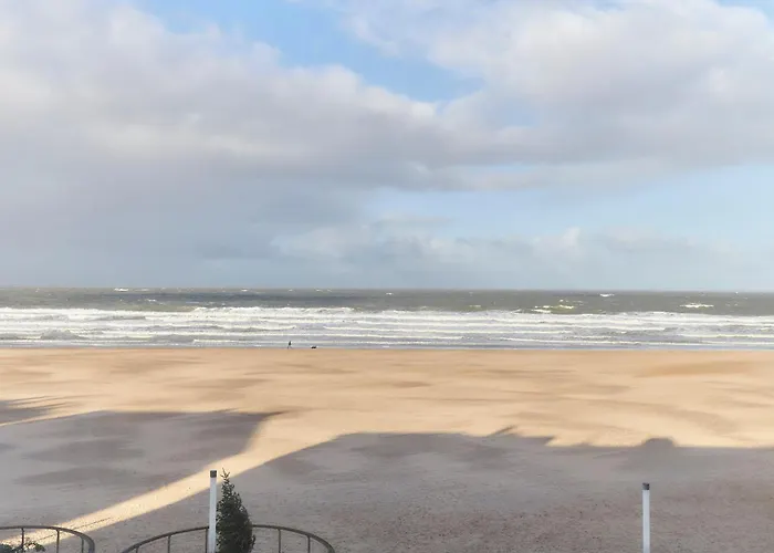 Lecomte - The Shoreline 74 Apartment *